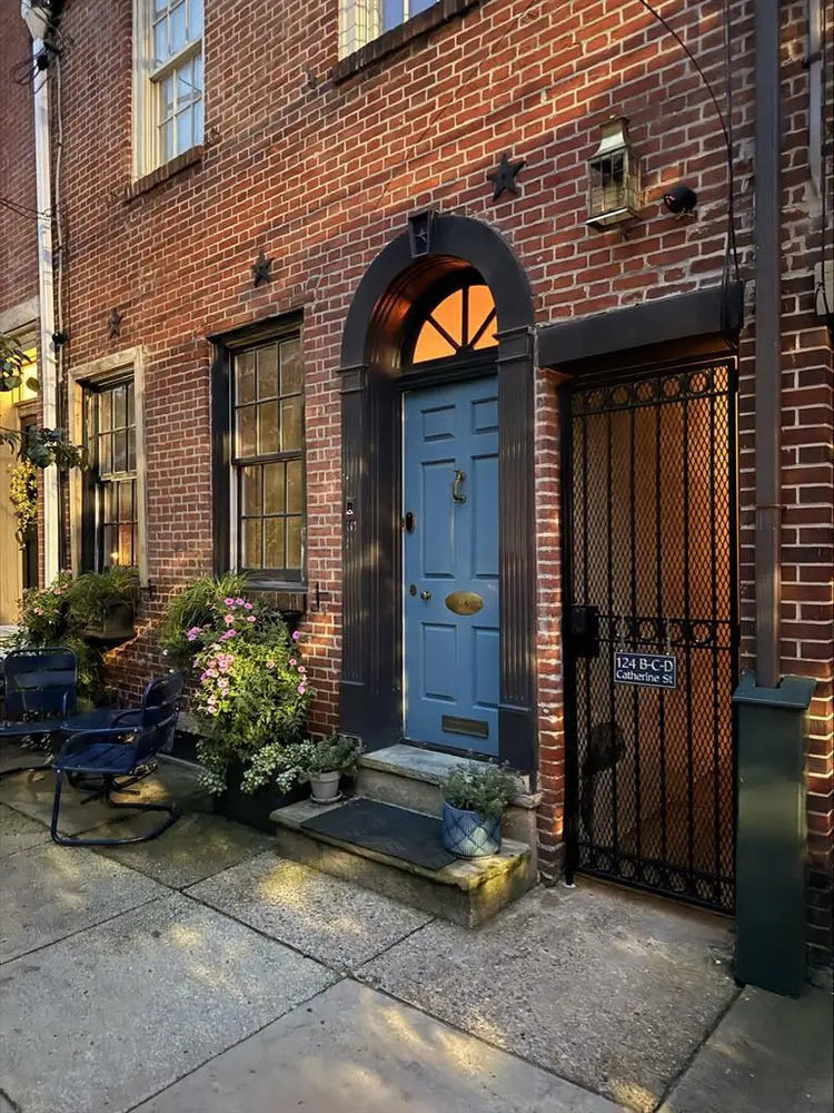 Queen Village House Share