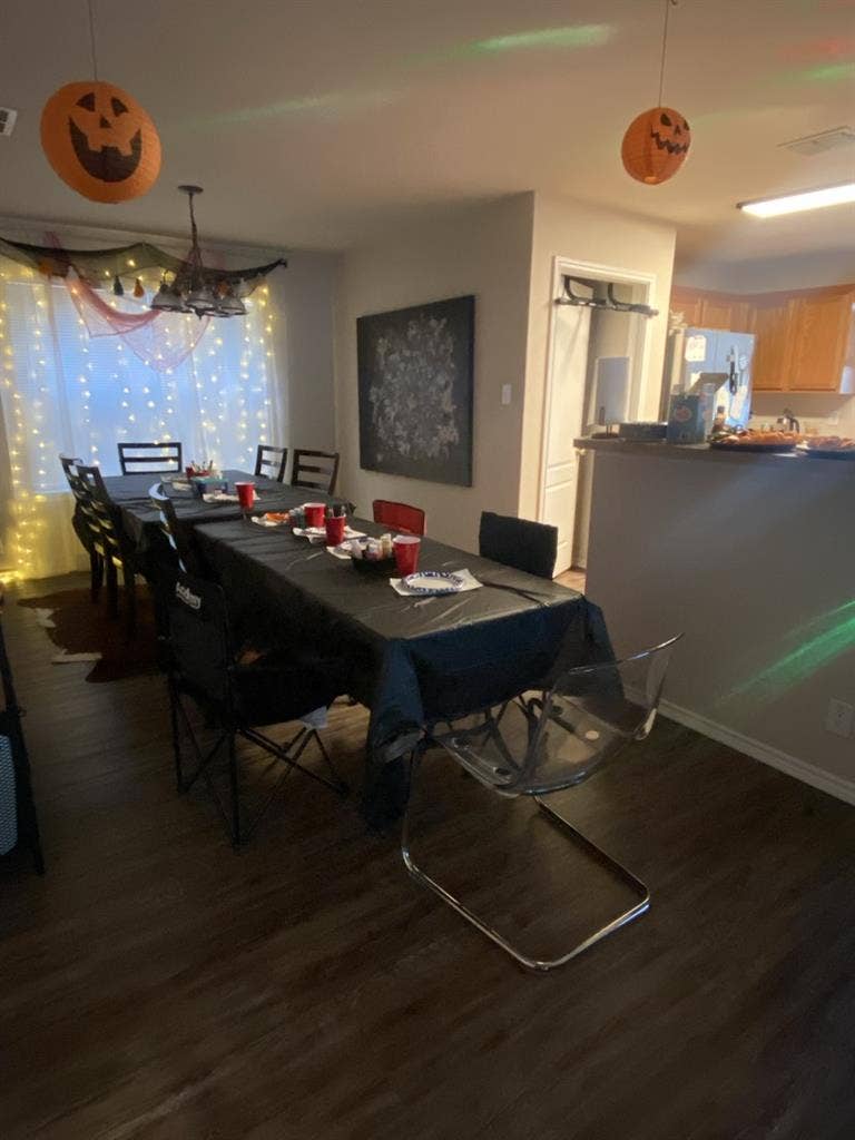2 bds & 1bth shared home