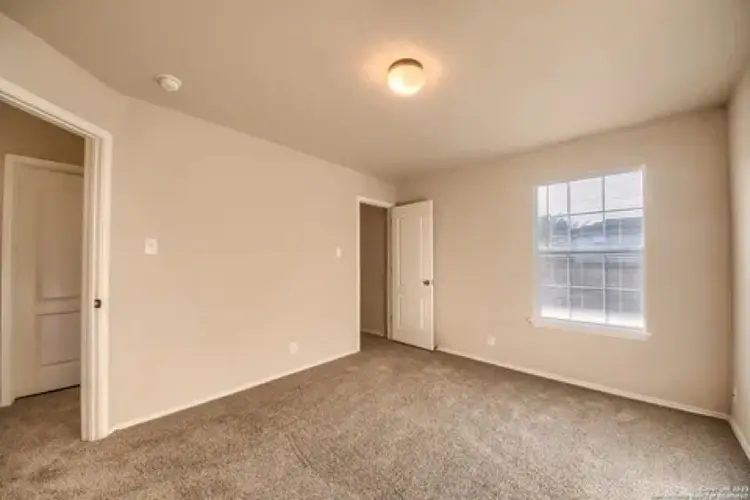 2 bds & 1bth shared home