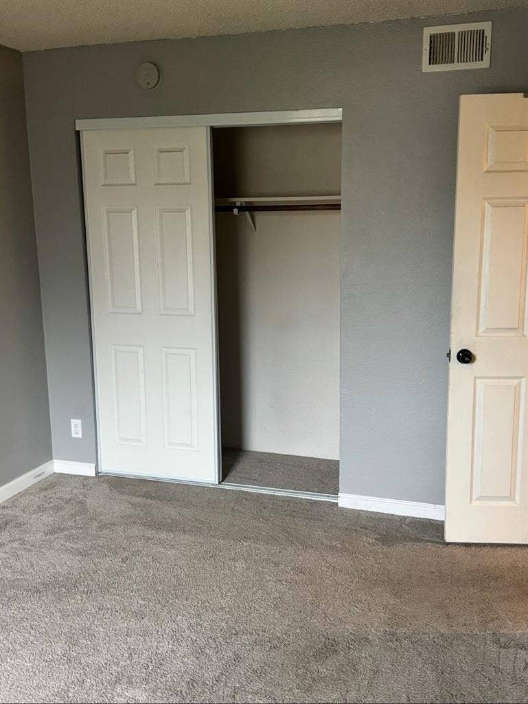 Upstairs bedroom for rent