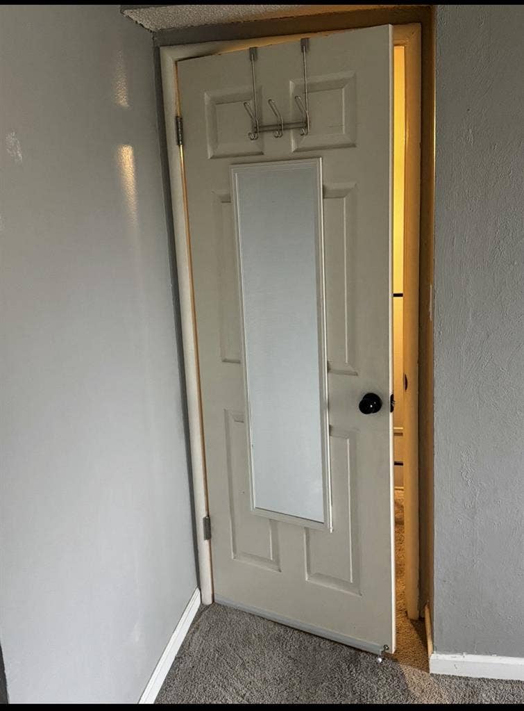 Upstairs bedroom for rent