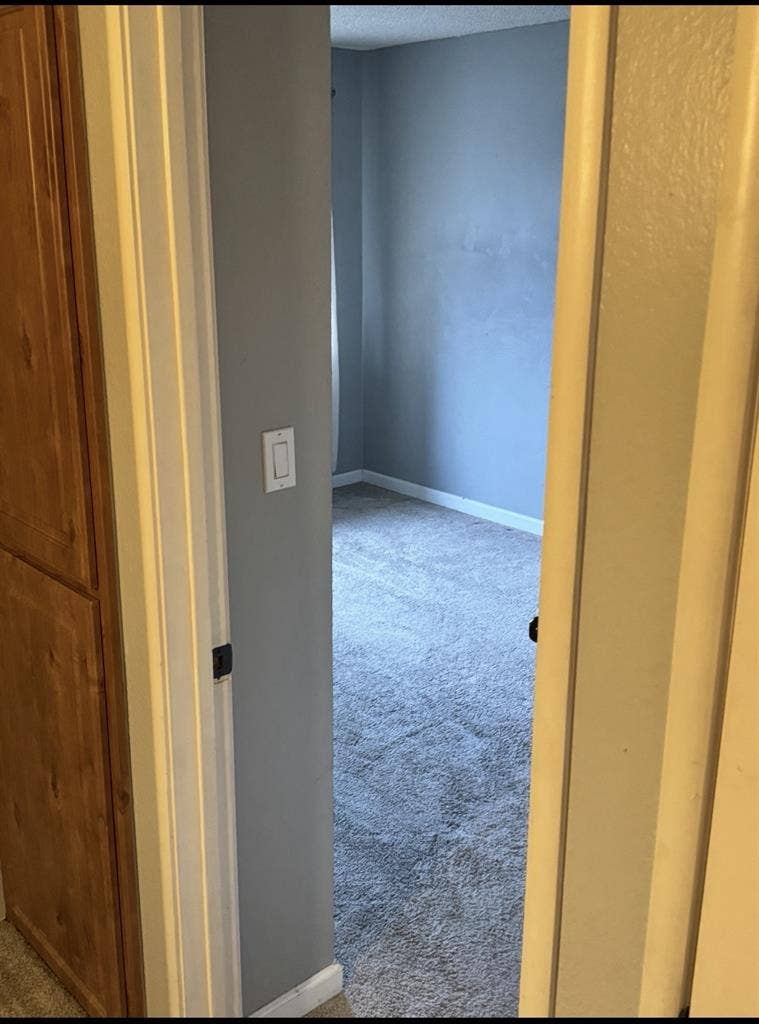 Upstairs bedroom for rent