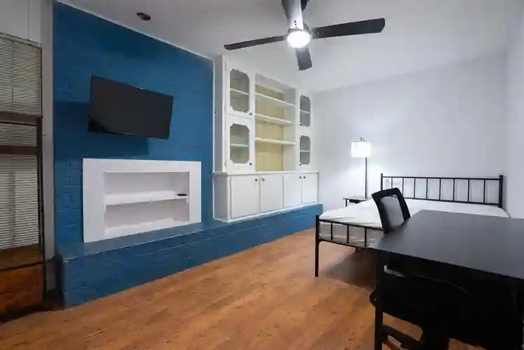Clean, affordable room in Arlington