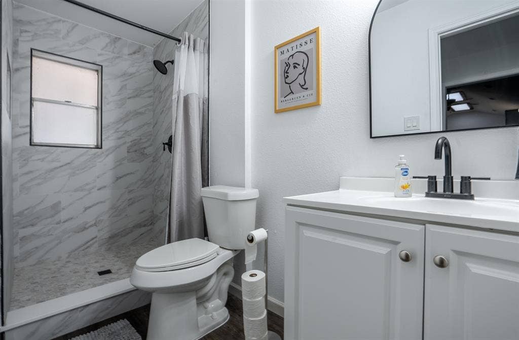 Clean, affordable room in Arlington