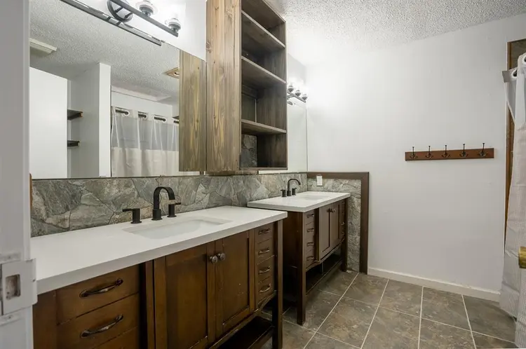Private bedroom with ensuite bath