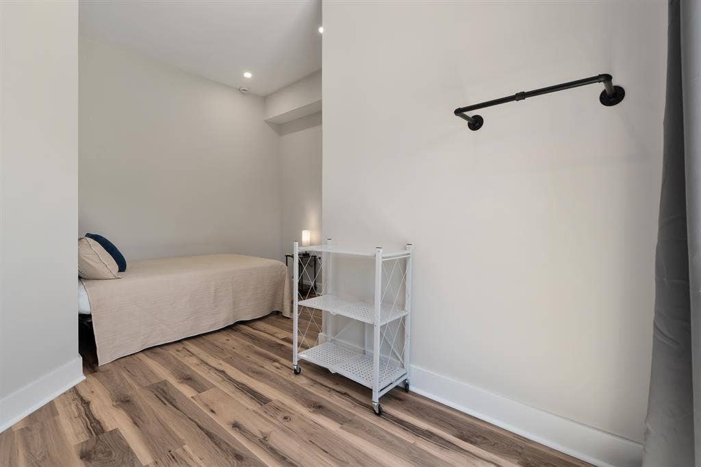 Private Entrance and Garage Space