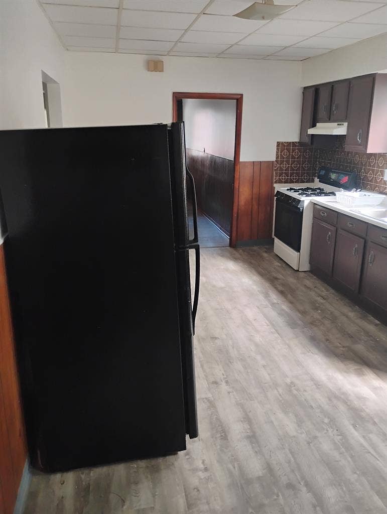 Looking roommate for shared room