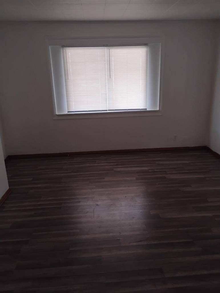 Looking roommate for shared room