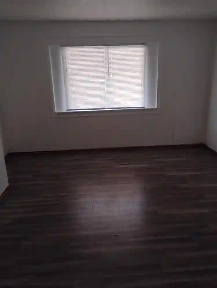 Looking roommate for shared room