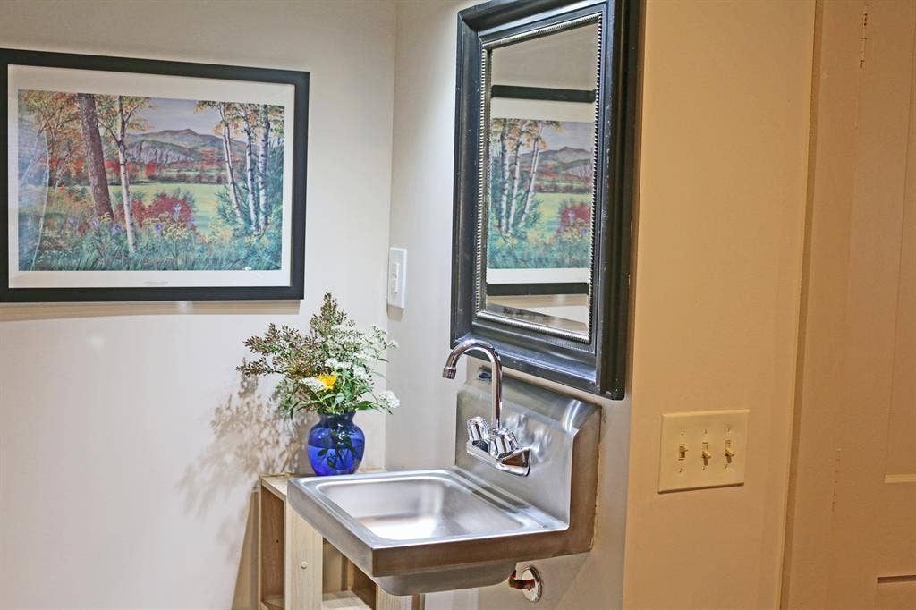 Furnished Studio | Center Conway
