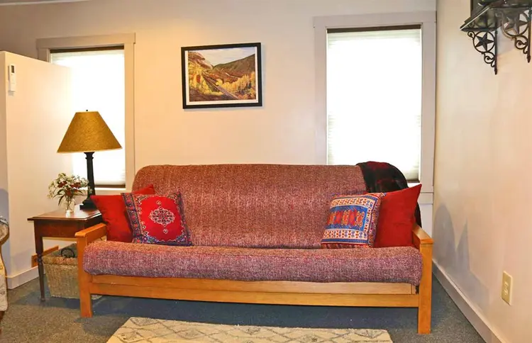 Furnished Studio | Center Conway