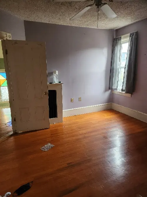 900$ a month, utilities included