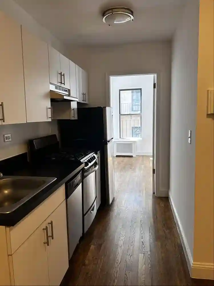 Sun-drenched 1bed 1bath Apartment