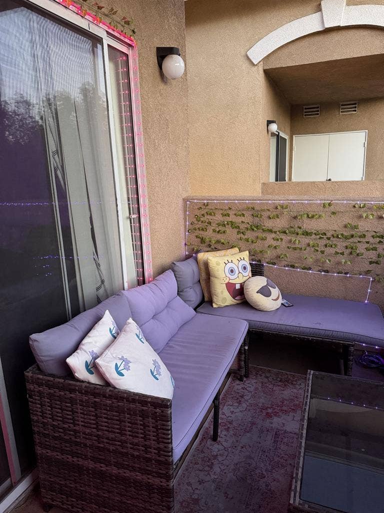 Bed & Bathroom available
