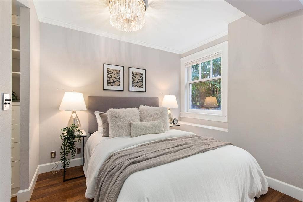 ELEGANT FIRST HILL STUDIO FOR RENT