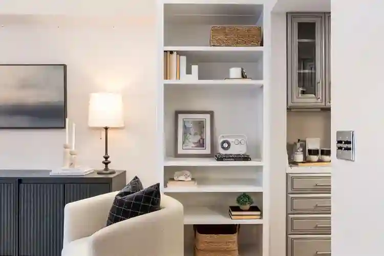 ELEGANT FIRST HILL STUDIO FOR RENT