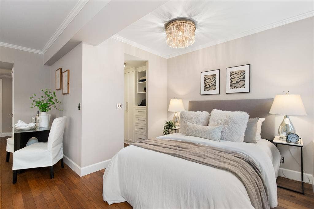 ELEGANT FIRST HILL STUDIO FOR RENT
