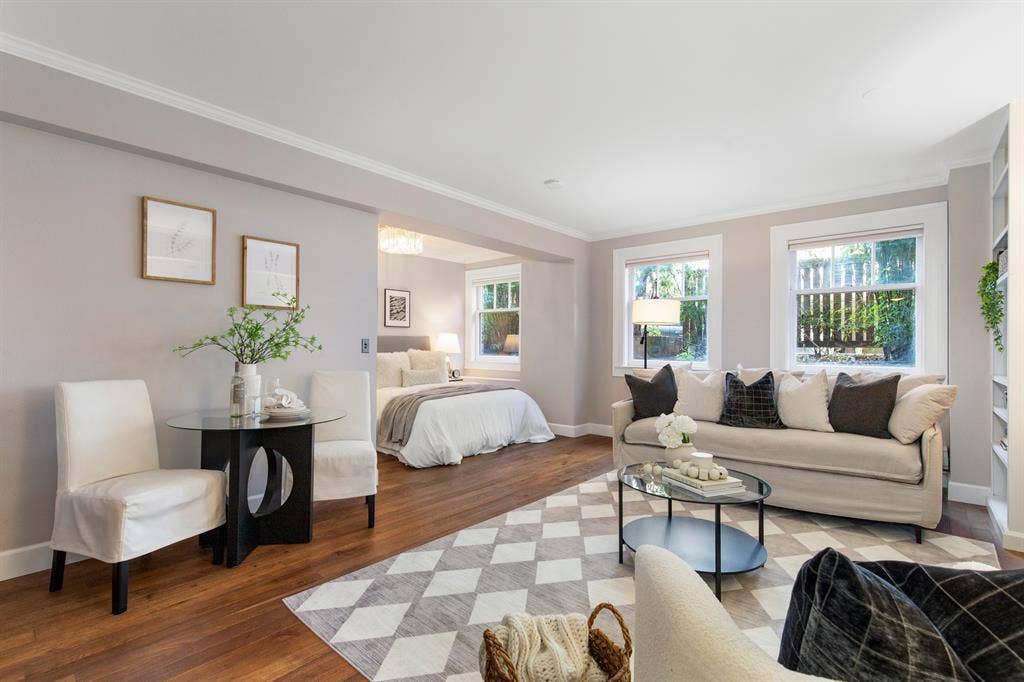 ELEGANT FIRST HILL STUDIO FOR RENT