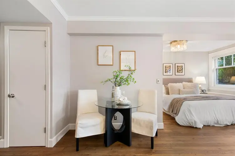 ELEGANT FIRST HILL STUDIO FOR RENT