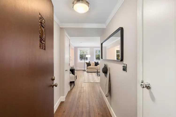 ELEGANT FIRST HILL STUDIO FOR RENT
