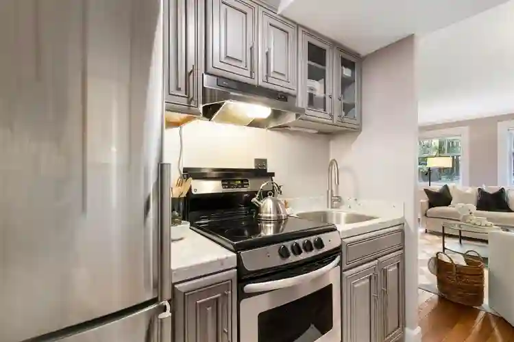 ELEGANT FIRST HILL STUDIO FOR RENT