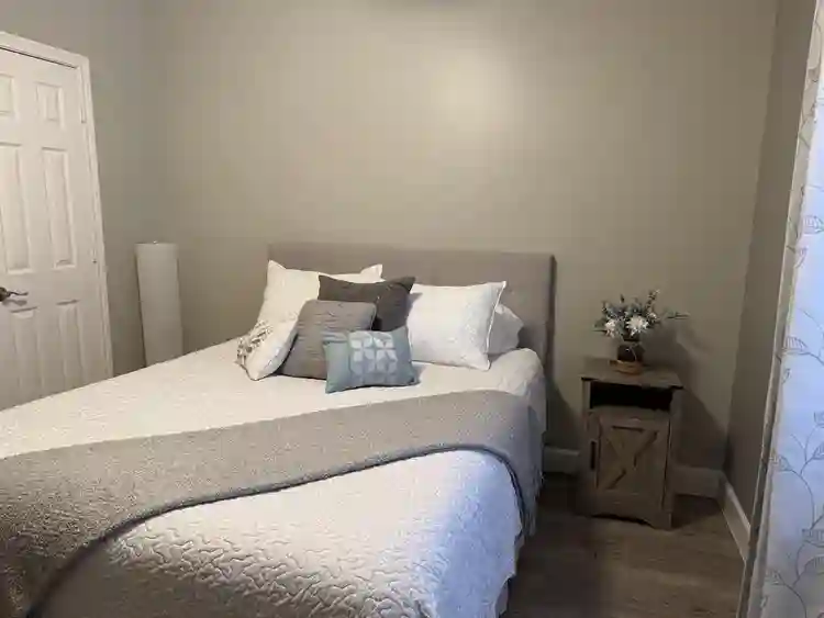PRIVATE ROOM + PRIVATE BATH - $750