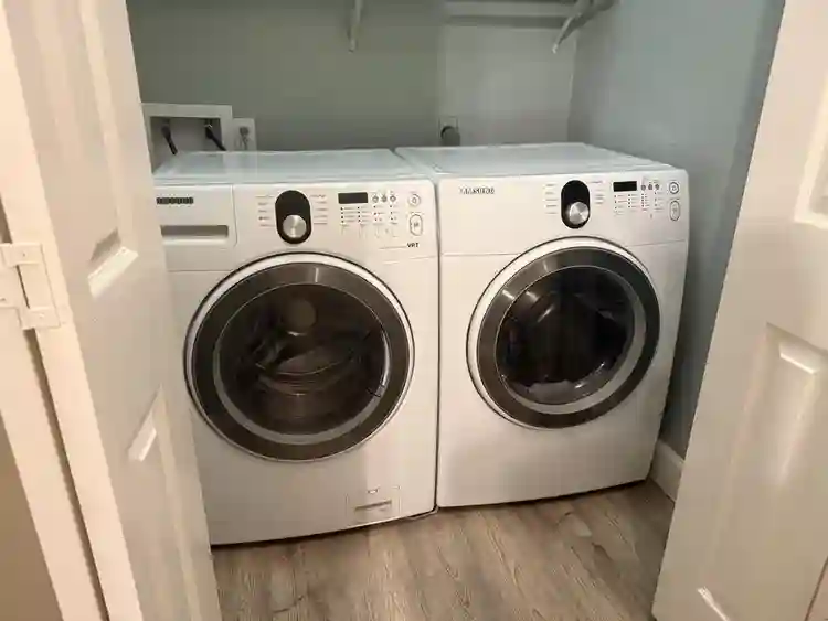 PRIVATE ROOM + PRIVATE BATH - $750