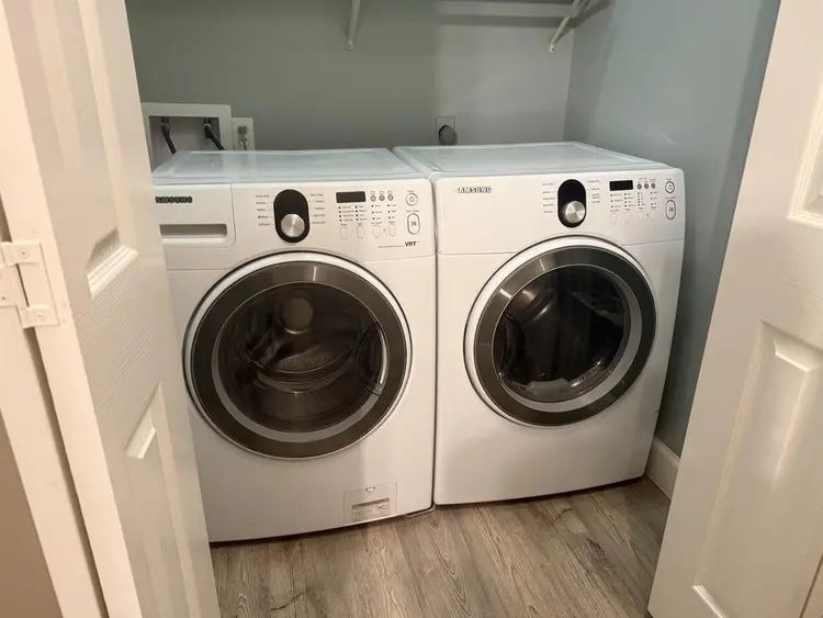 PRIVATE ROOM + PRIVATE BATH - $750