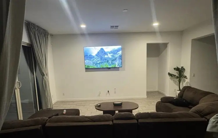looking for roomate