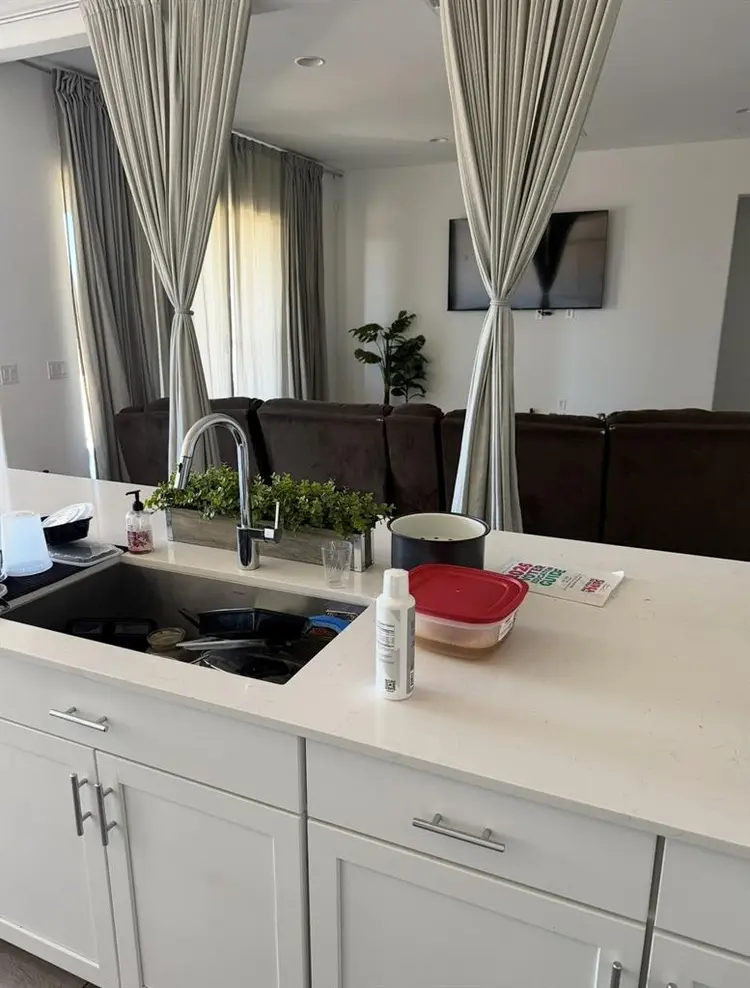 looking for roomate