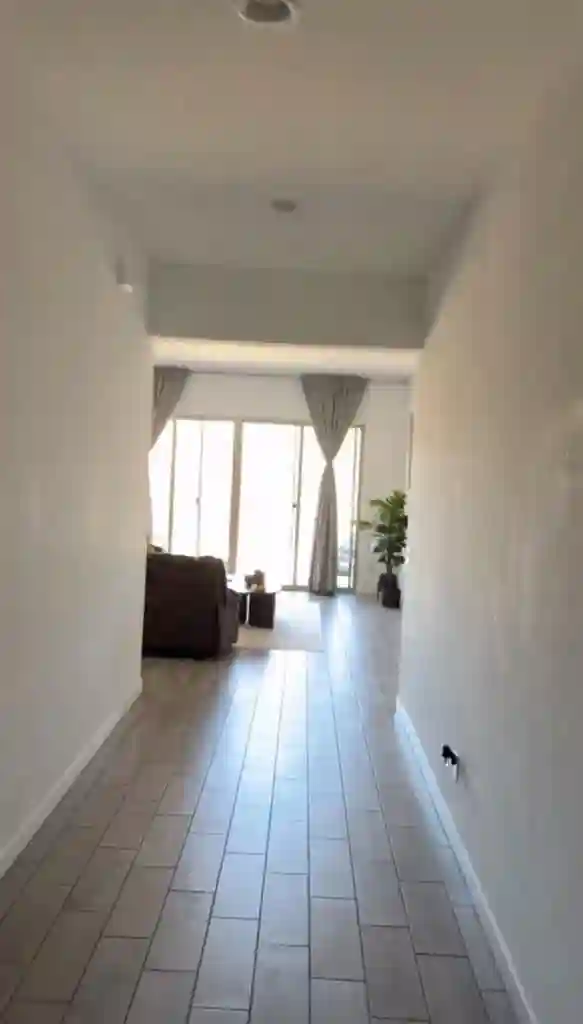 looking for roomate