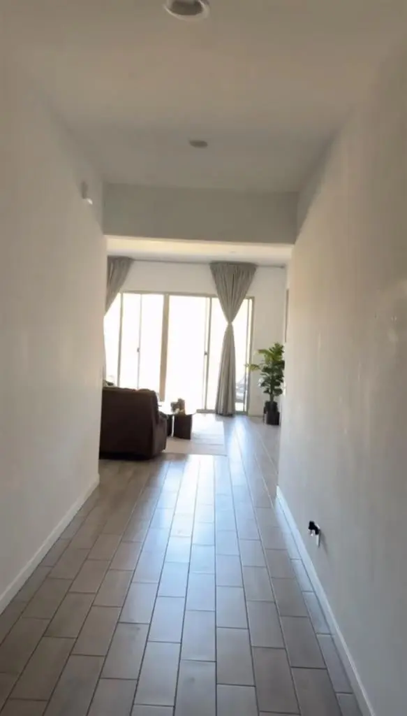 looking for roomate