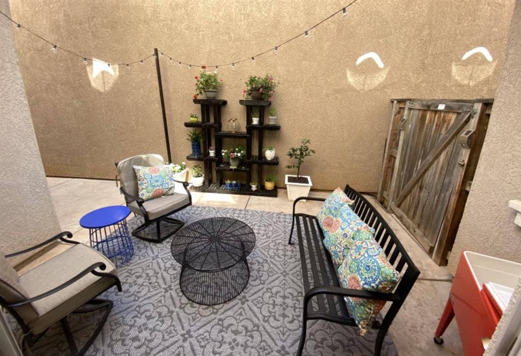 Room for Rent-Cleaning Included