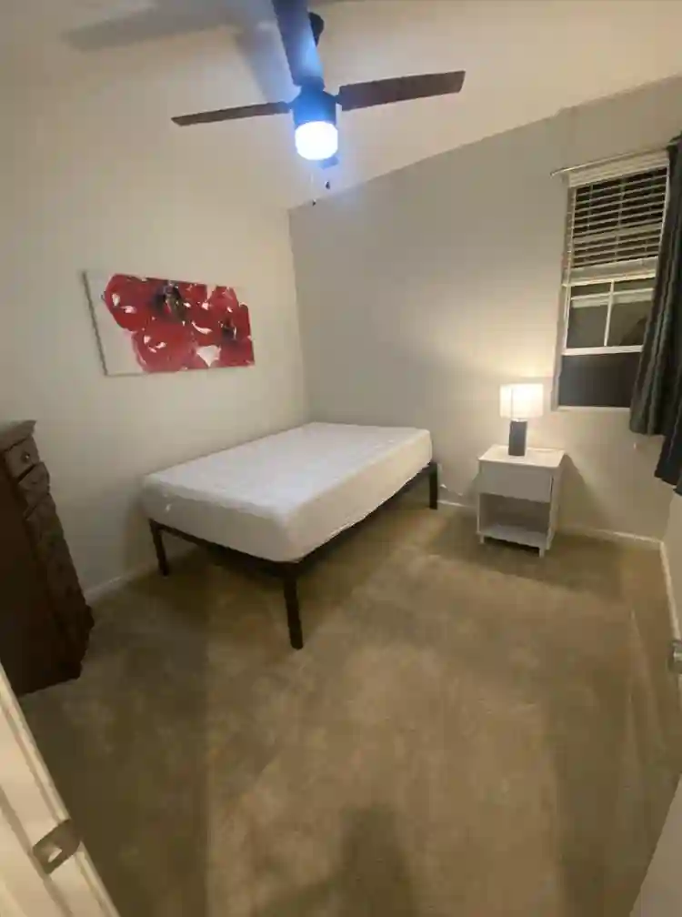 Room for Rent-Cleaning Included
