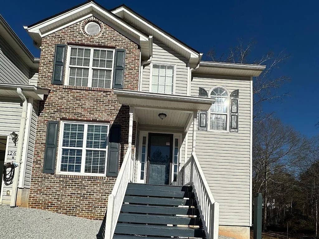 4 BR in Grayson