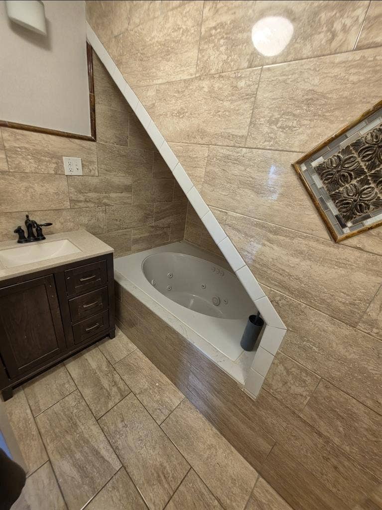 Private Studio w/ Jacuzzi