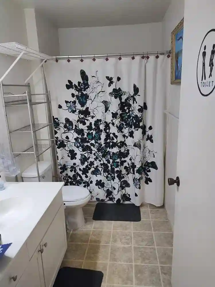 Master bedroom private bathroom