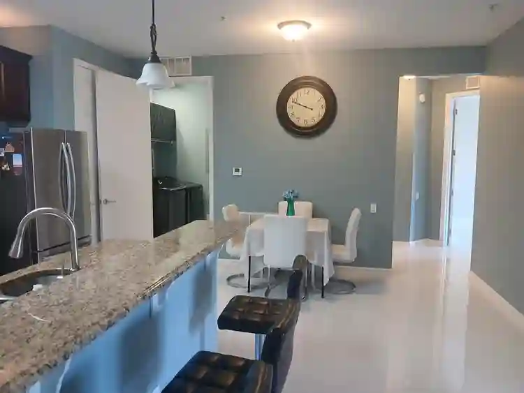 Looking for a roomate