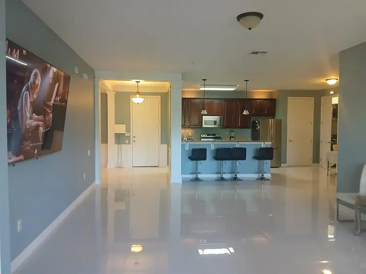 Looking for a roomate