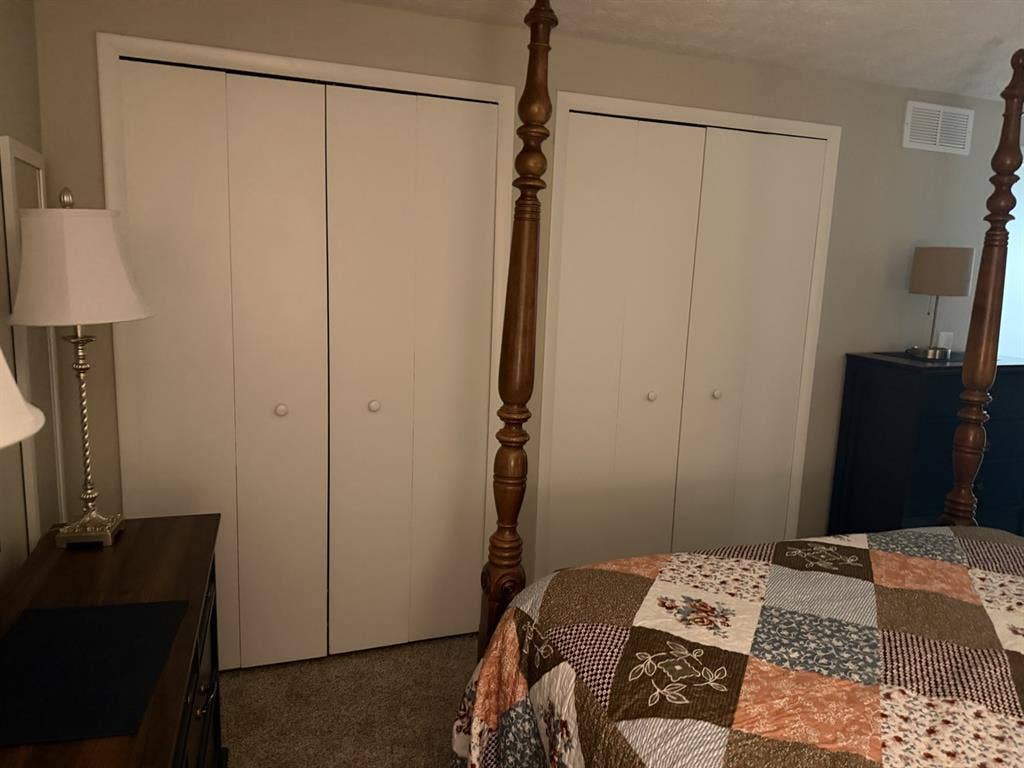 Two bed 1.5 bath split level apar