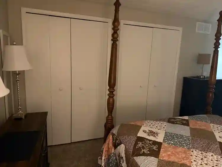 Two bed 1.5 bath split level apar