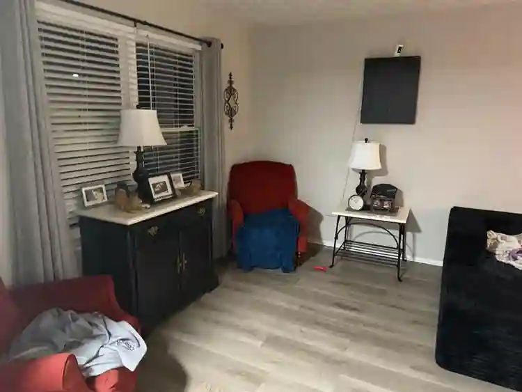 Two bed 1.5 bath split level apar