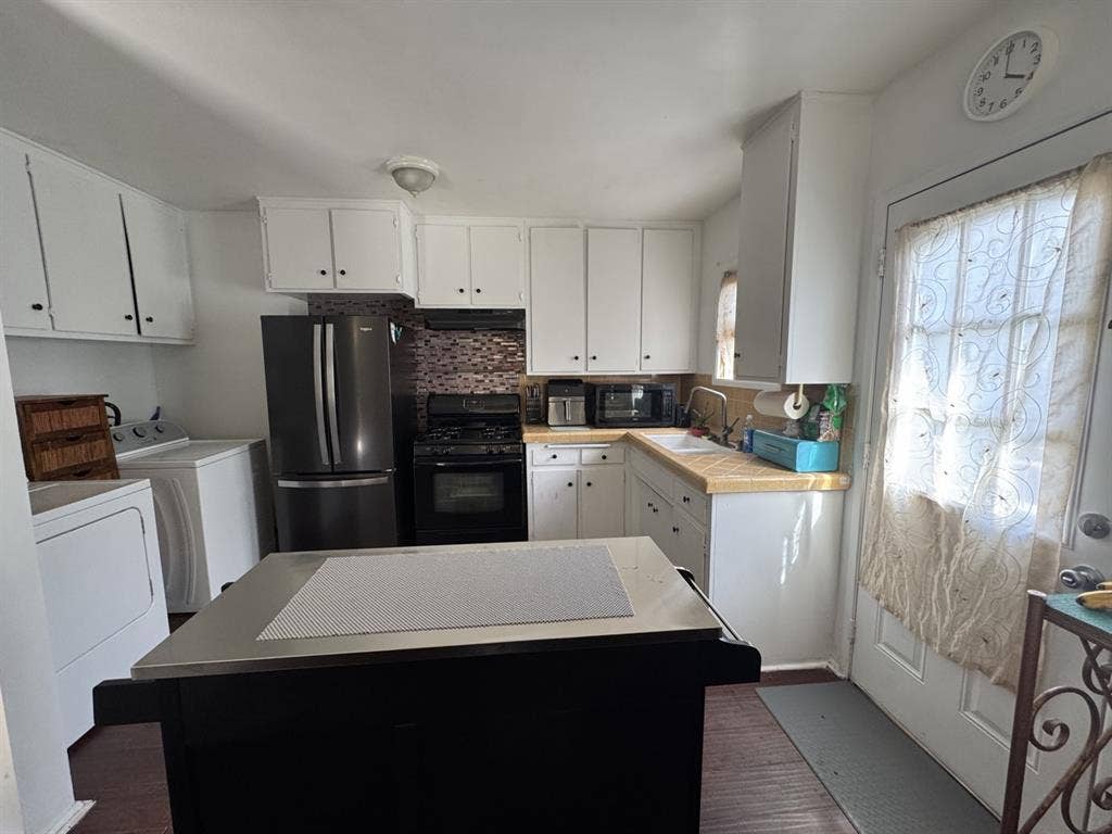 1 bedroom utilities included