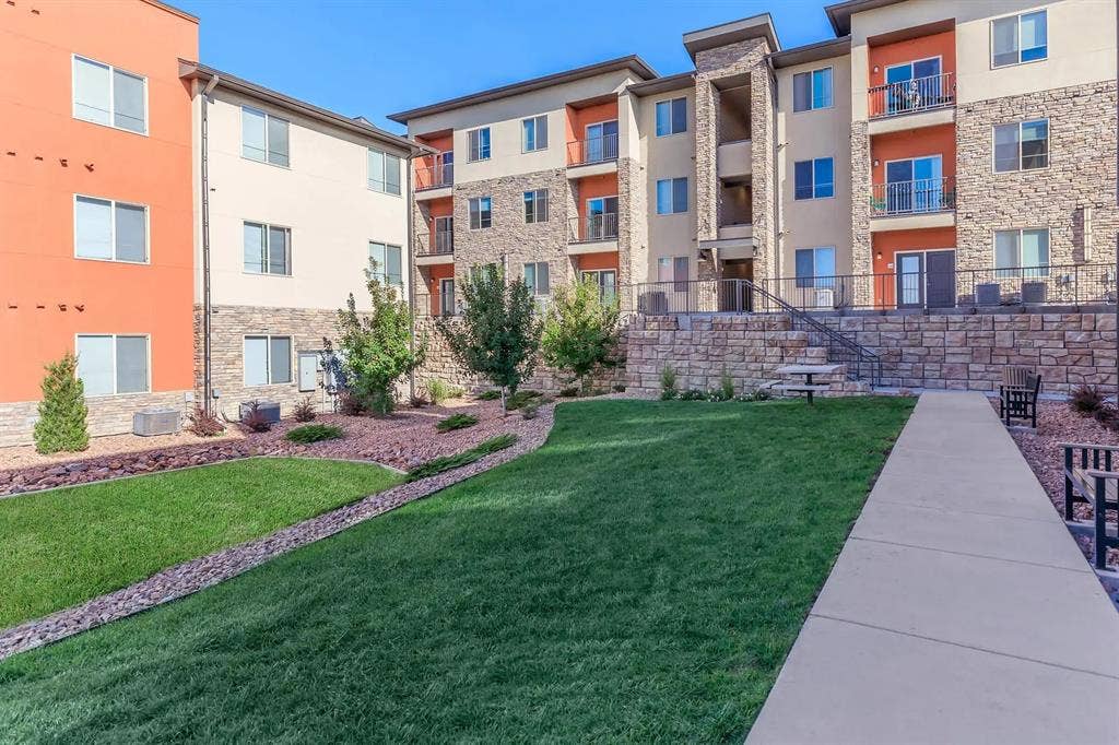 3 Bed / 3 Bath, Furnished Optional