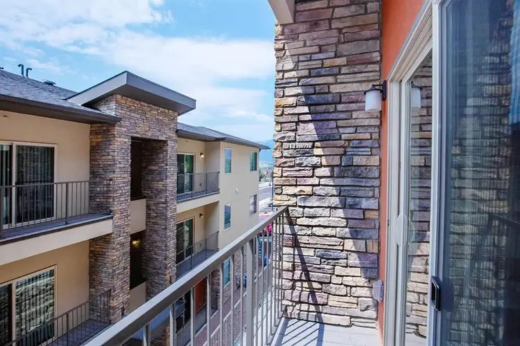 3 Bed / 3 Bath, Furnished Optional