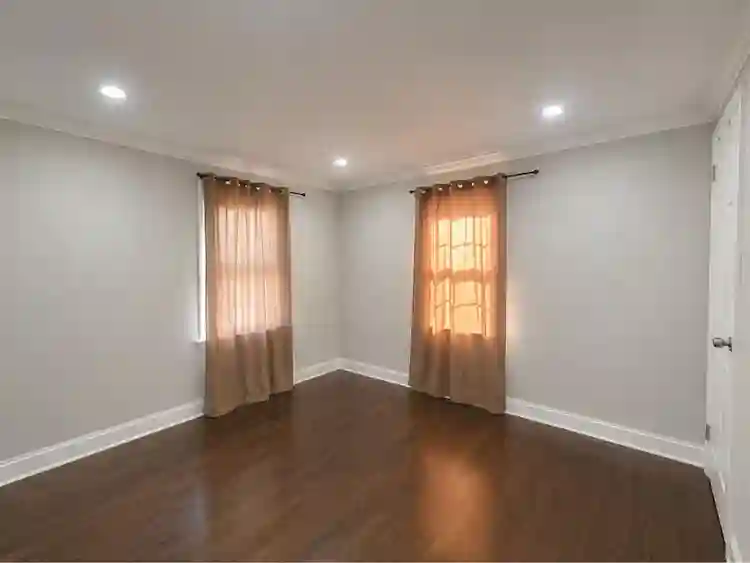 🏡 One Room Available – Female Only