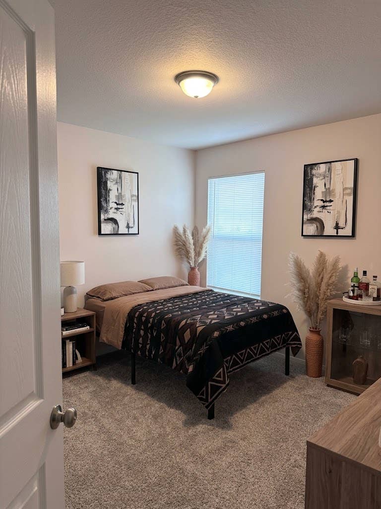 Room for rent!