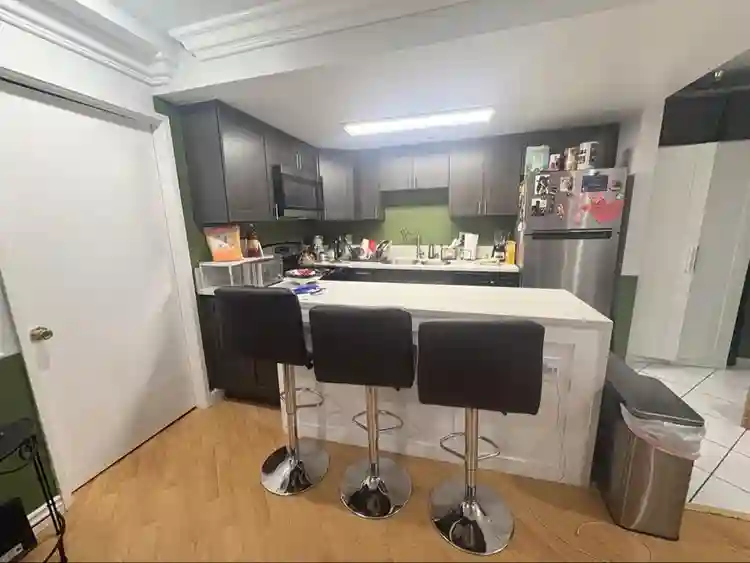 Room Available Nov 1 in Hollywood