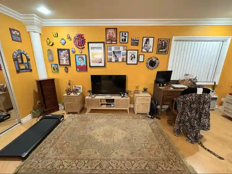 Room Available Nov 1 in Hollywood