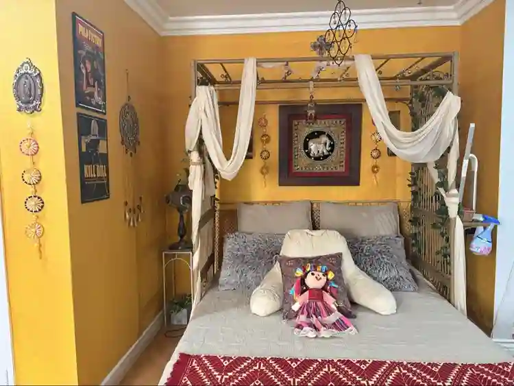Room Available Nov 1 in Hollywood